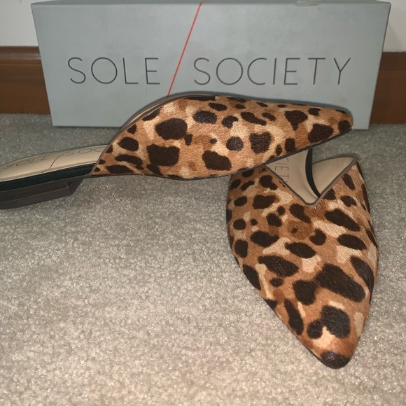 Cute chic flats/slip ons, SOLD OUT & never worn - Picture 6 of 7